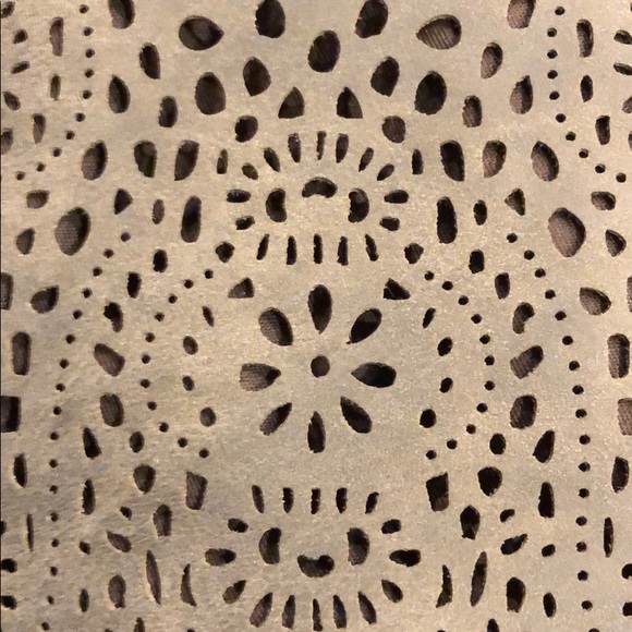 Super fun gray Crossbody little gray bag! - Picture 3 of 7